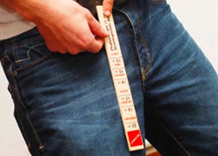 El tamaño de su pene le impide encontrar trabajo