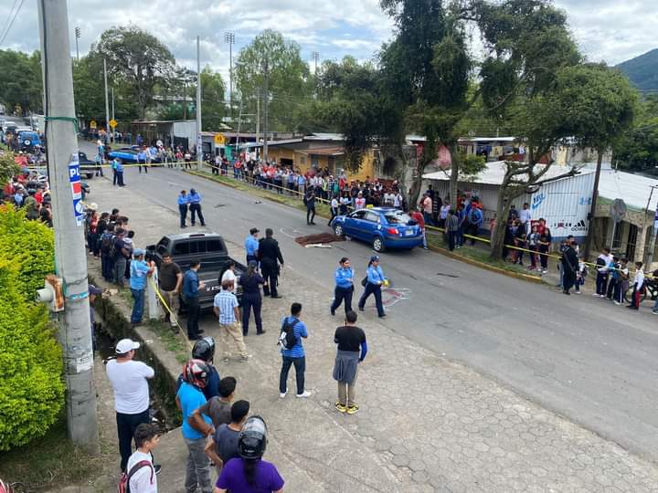 Fallecen tres personas en accidente de tránsito