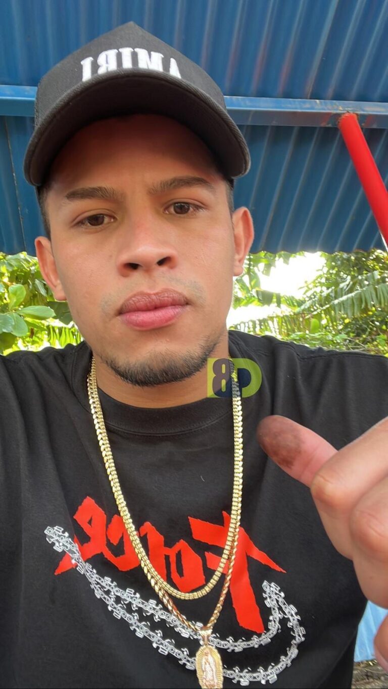 Jonathan Loáisiga ejerce su derecho al voto