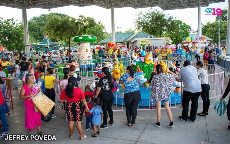 Disfrutan de diversos espacios de recreación en la Avenida de Bolívar