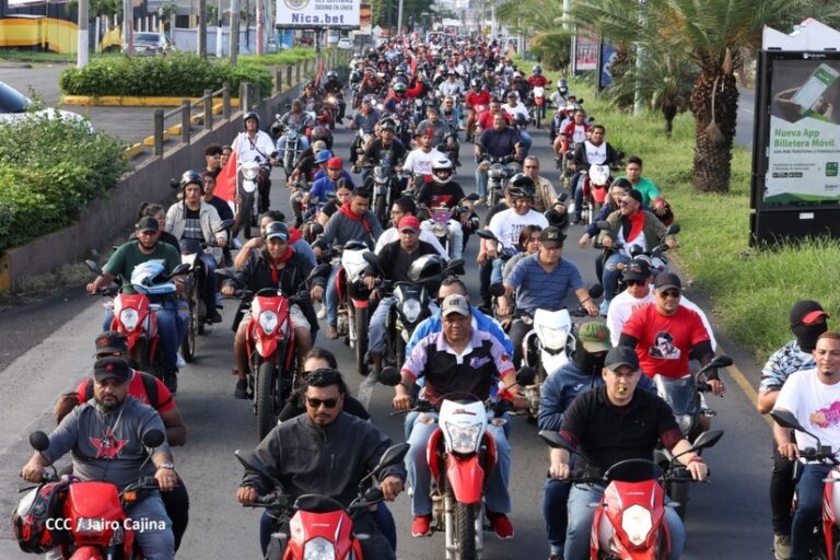Celebran victoria del pueblo alcalde con caravana motorizada en Managua