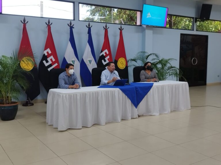 Realizarán certamen de reconocimiento a mejores docentes del país