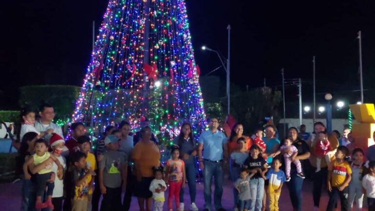 Encienden oficialmente las luces navideñas del nuevo parque en Rivas 