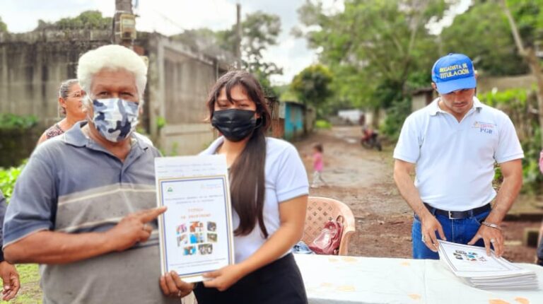 Entrega títulos de propiedad a familias de Carazo