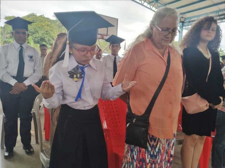 Escuela Melania Morales celebró su promoción 2022