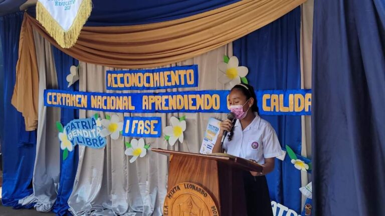 Entrega de reconocimientos a ganadores del Certamen Aprendiendo con Calidad 2022