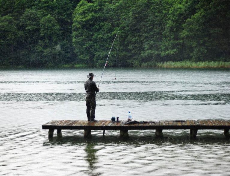 Por su adicción a la pesca su mujer le pide el divorcio