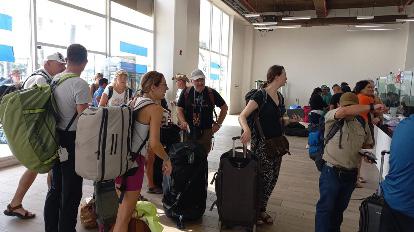 Gran afluencia de turistas en el Puesto fronterizo de Peñas Blancas