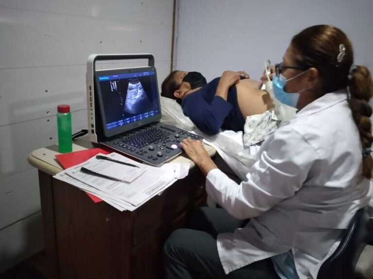 Clínica Móvil llega hasta las familias del barrio Altagracia 