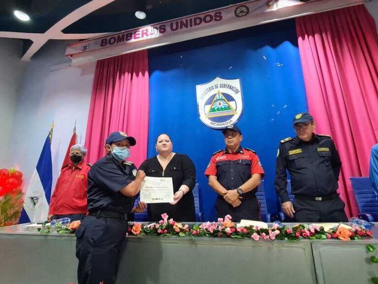 Nuevos bomberos finalizan Curso de Capacitación y Adiestramiento