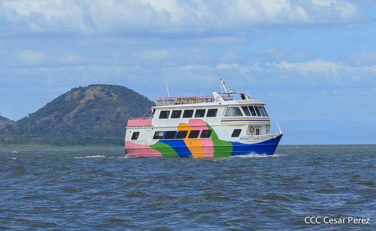 Familias despiden sus vacaciones en el Puerto Salvador Allende