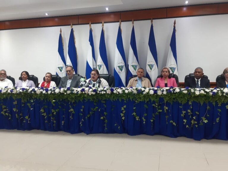 CSE juramenta y entrega credencial a los electos en los comicios municipales 2022