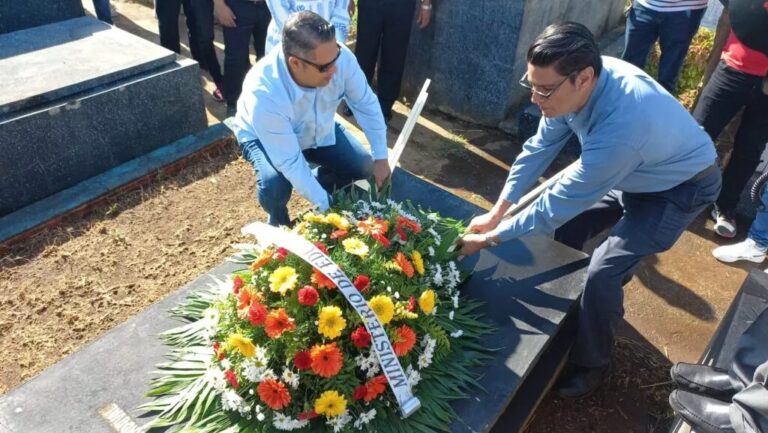 Rinden homenaje al profesor Julio César Sandoval