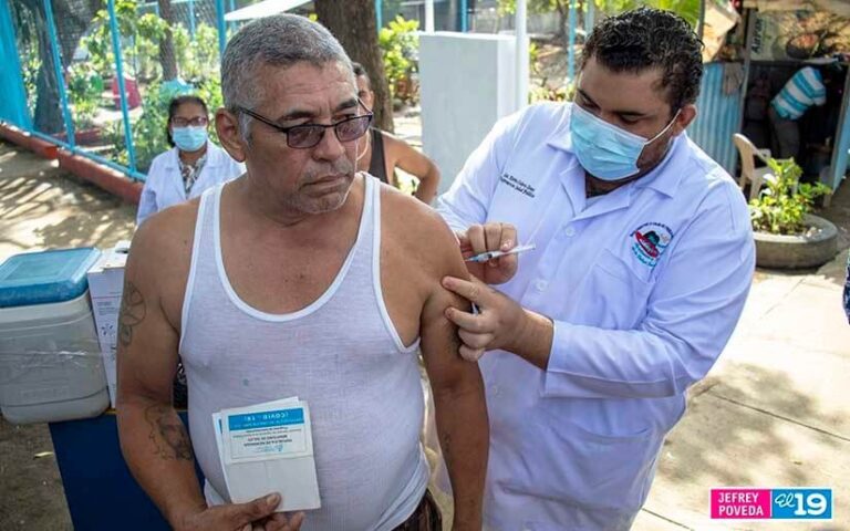 Hasta el barrio Mirna Ugarte llegó la primera jornada del 2023 del Covid-19