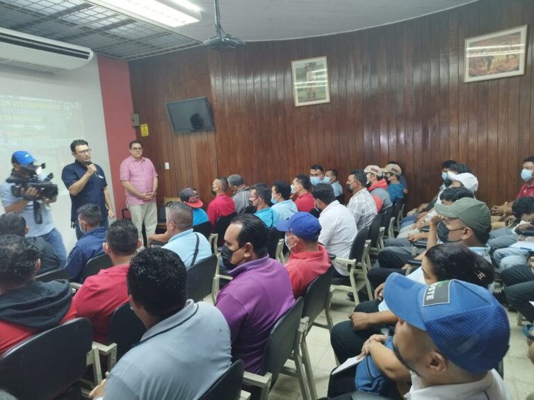 Capacitan a conductores de caponeras de Managua