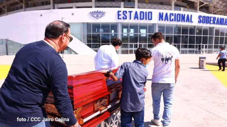 Nicaragua rinde homenaje póstumo al gran pelotero Calin Rosales