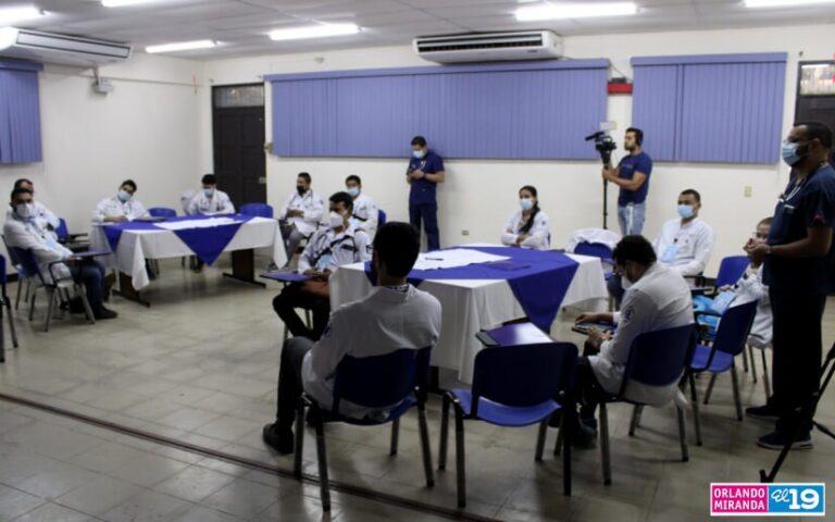 Médicos actualizan sus conocimientos sobre la lectura de los Electrocardiogramas