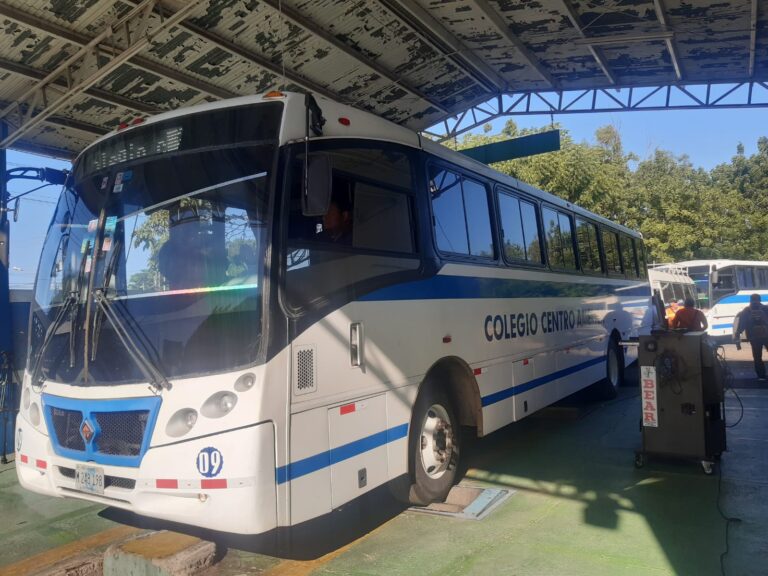 Inicia inspección del transporte escolar en Managua