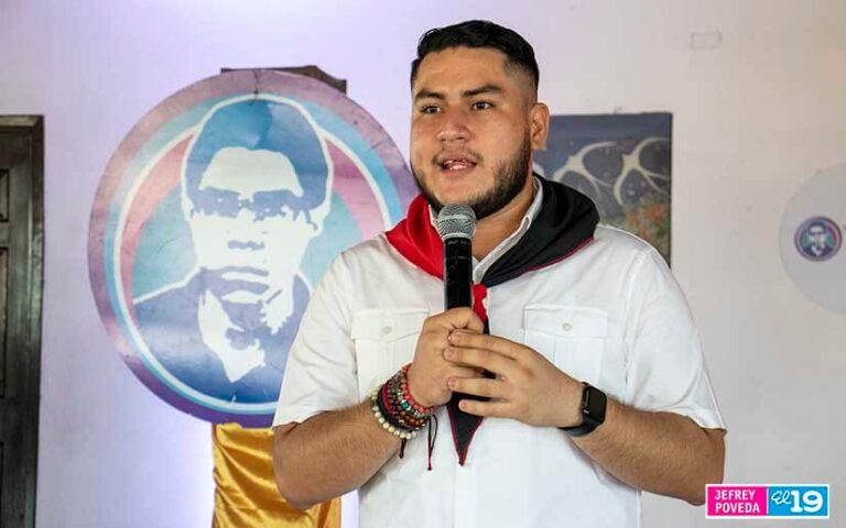 Poetas se reúnen para conmemorar al guerrillero Leonel Rugama