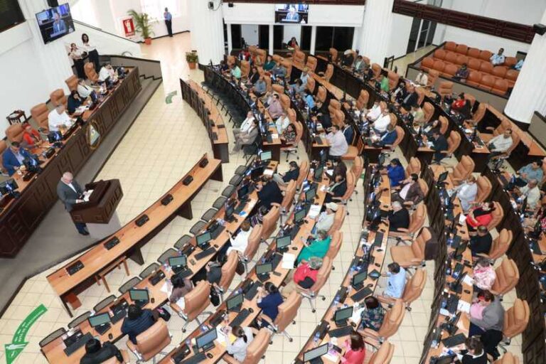 Presentan informe anual de la UAF