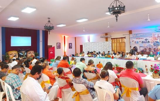 Presentan programas y políticas para este año a emprendedores de Granada