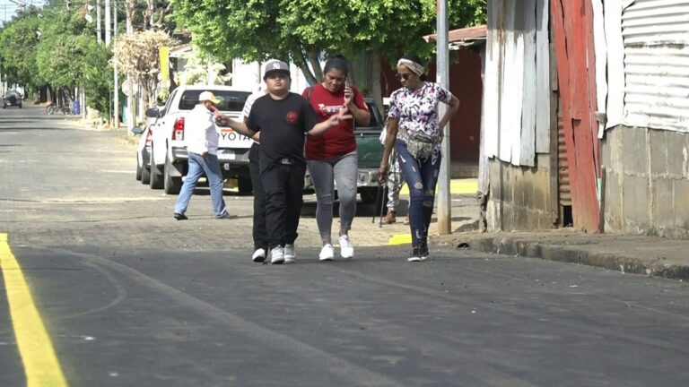 Inauguran nuevas calles en el barrio San José Oriental