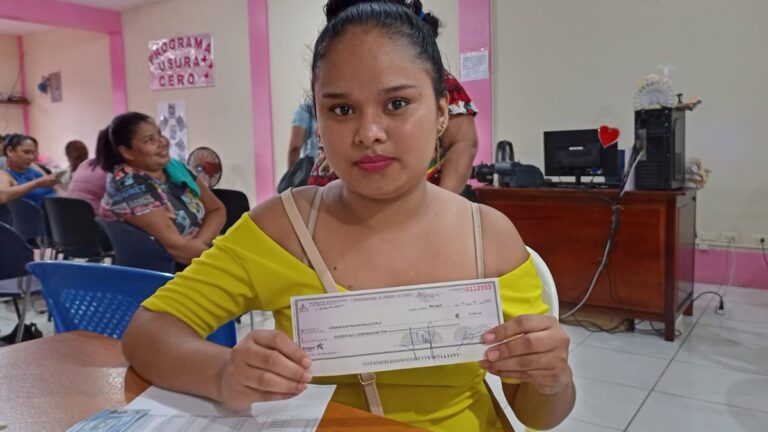 Programa Usura Cero entregas más de 1 millón de córdobas en Bluefields