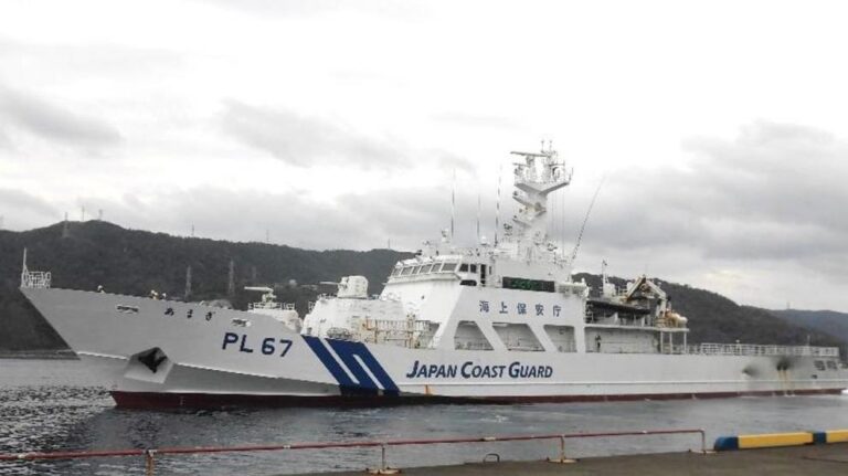 Se hunde buque de carga en isla surcoreana