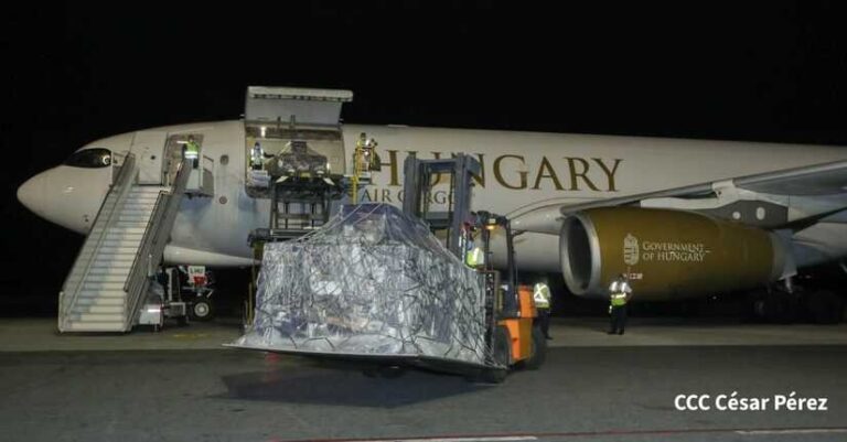 Nicaragua recibe de Hungríaun nuevo lote de vacunas Pfizer Comirnaty