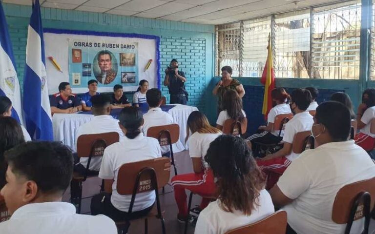 Nicaragua imparte charlas deportivas en los centros escolares