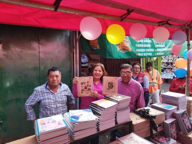 Realizan Feria Escolar en el Mercado Israel Lewites