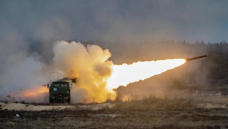 Ucrania bombardea puente vehicular en Zaporozhie