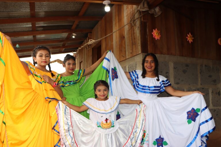 Más familias de Madriz cuentan con energía eléctrica