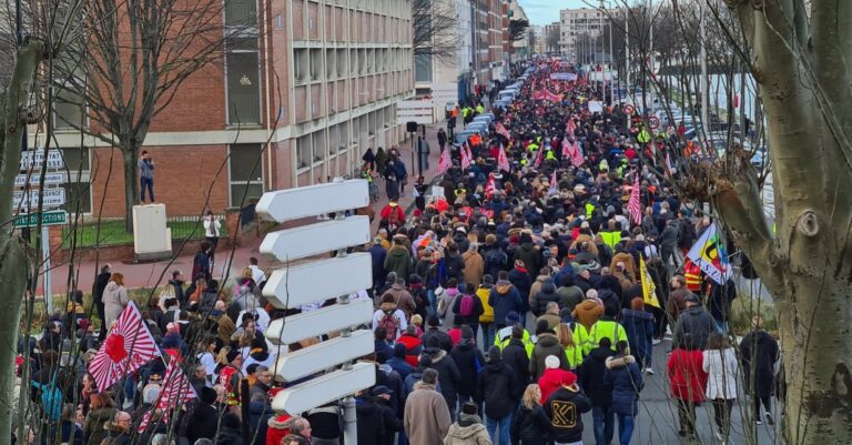 Continúan las protestas en Francia contra la reforma de pensiones