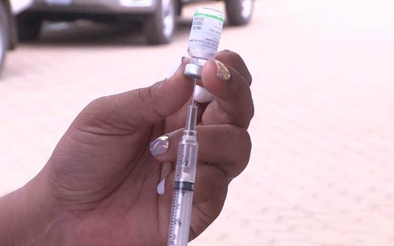 Inmunizan contra la Covid-19 a familias del municipio de Mateare