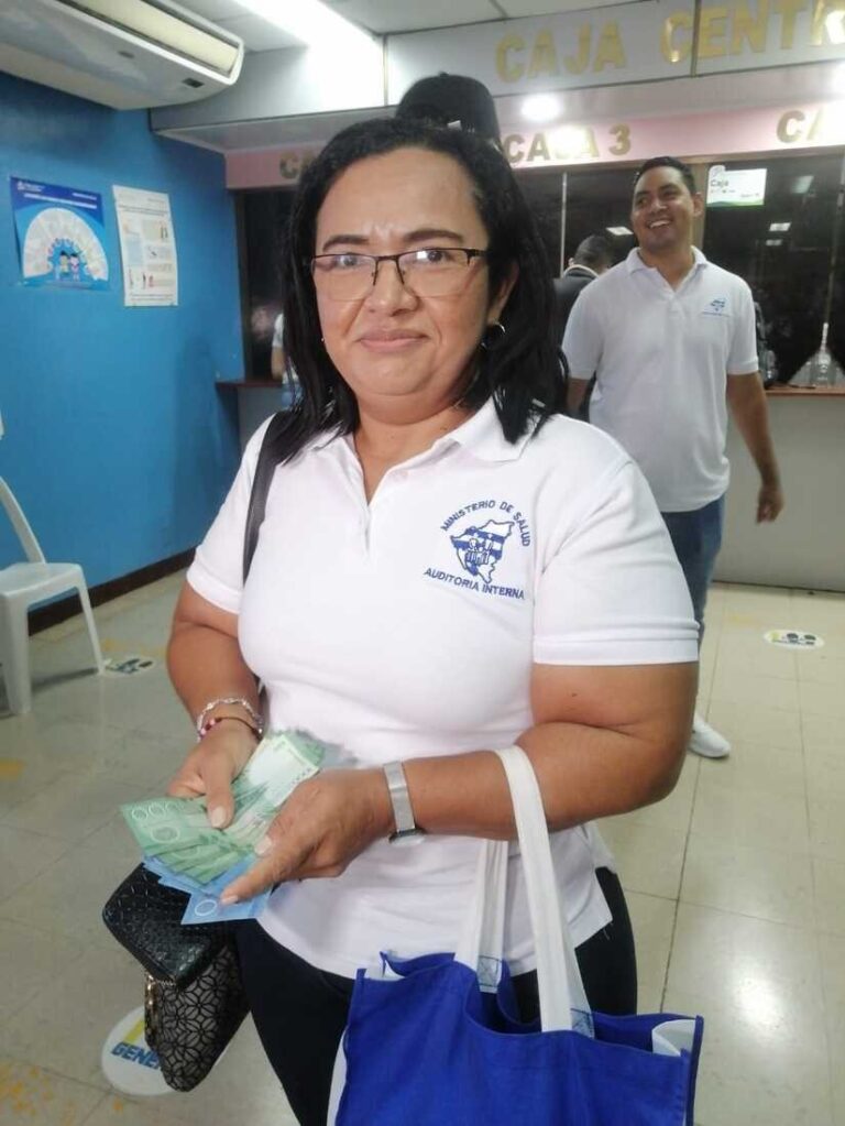 Personal del Ministerio de Salud recibe su pago con el reajuste salarial del 5%