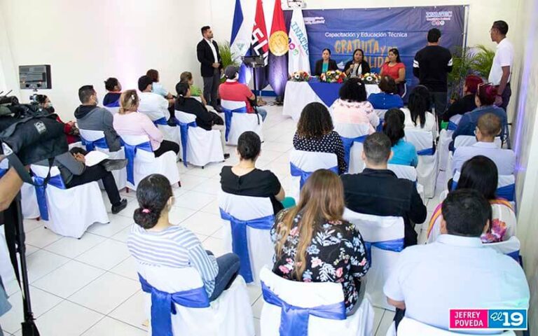 Nicaragua capacita a sus docentes de inglés