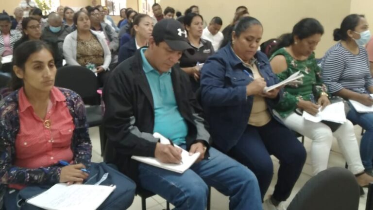 Capacitan a docentes de la IV Región
