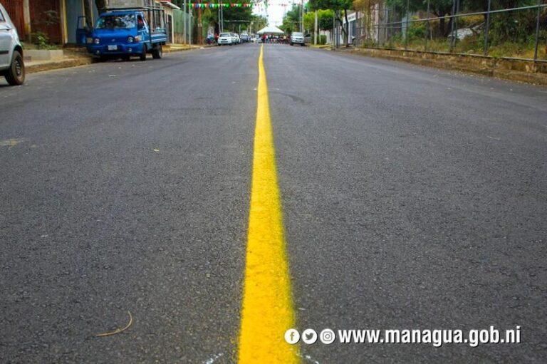 Familias del Reparto Las Palmas cuenta con dos nuevas calles pavimentadas