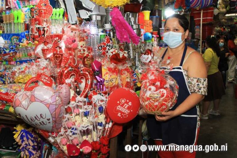 Comerciantes anuncian estar preparados para el Día del Amor y la Amistad