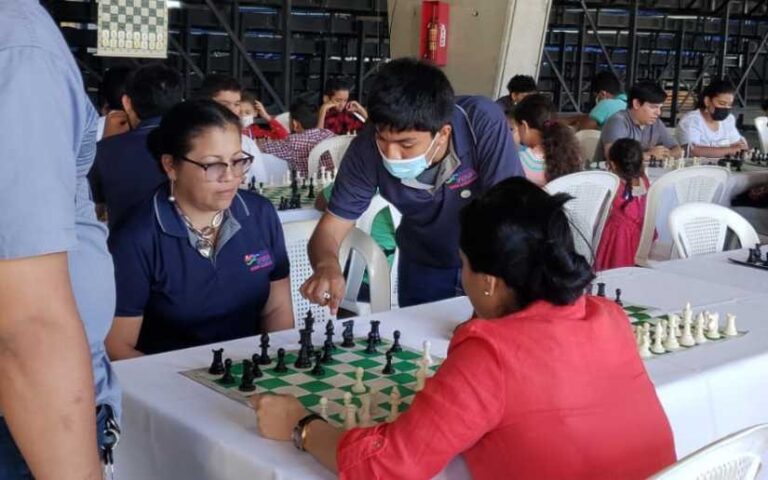 Inician clases de la Academia de Ajedrez en el complejo deportivo Alexis Arguello