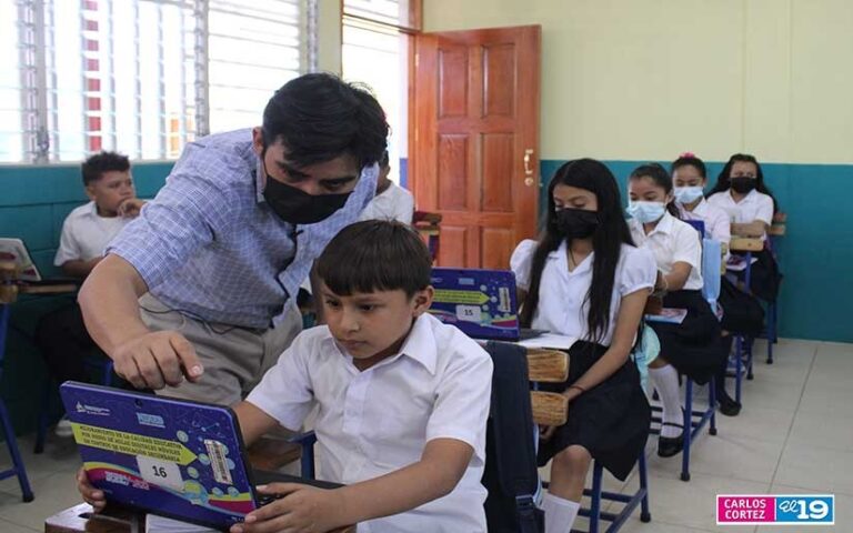Nicaragua continúa fortaleciendo el programa de las Aulas Tic en los Colegios Públicos