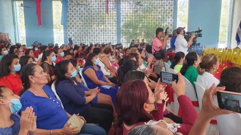 Más de 300 protagonistas recibieron certificado de diversos cursos