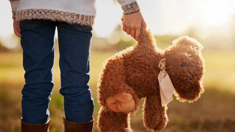 Capturan a hermanos que abusaron de menor de edad en Colombia