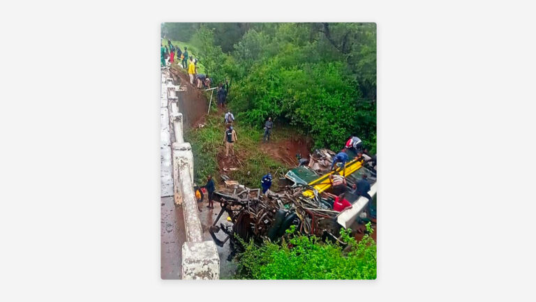 Mueren 20 personas en accidente de tránsito en Sudráfrica