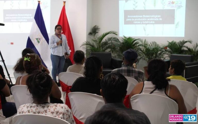 Productores conocen sobre innovaciones biotecnológicas para la producción acelerada de plantas