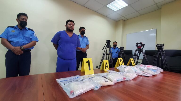 Más de un kilo de cocaína fueron incautados por la Policía Nacional 