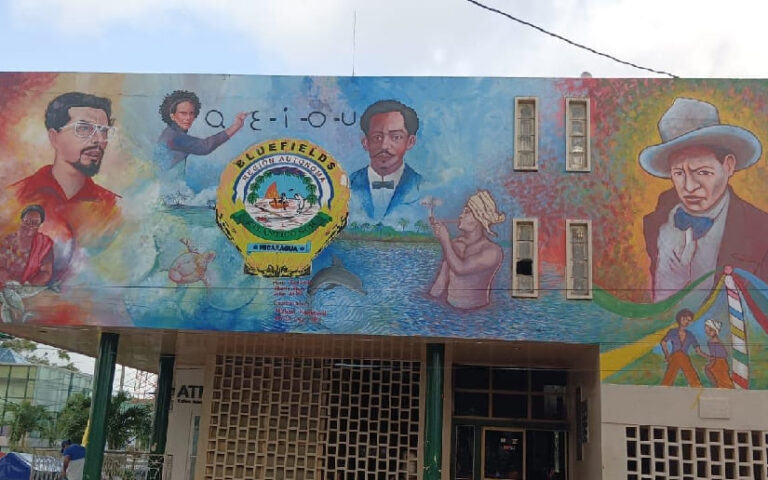 Inauguran mural dedicado a Héroes Nacionales en Bluefields