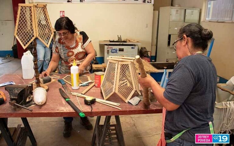 Un total de 40 mujeres concluyen curso de confección con bambú