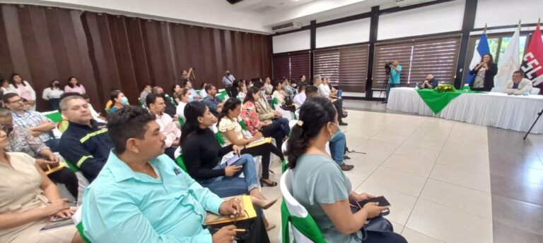 Celebran seminario para gestores que tramitan permisos de construcción